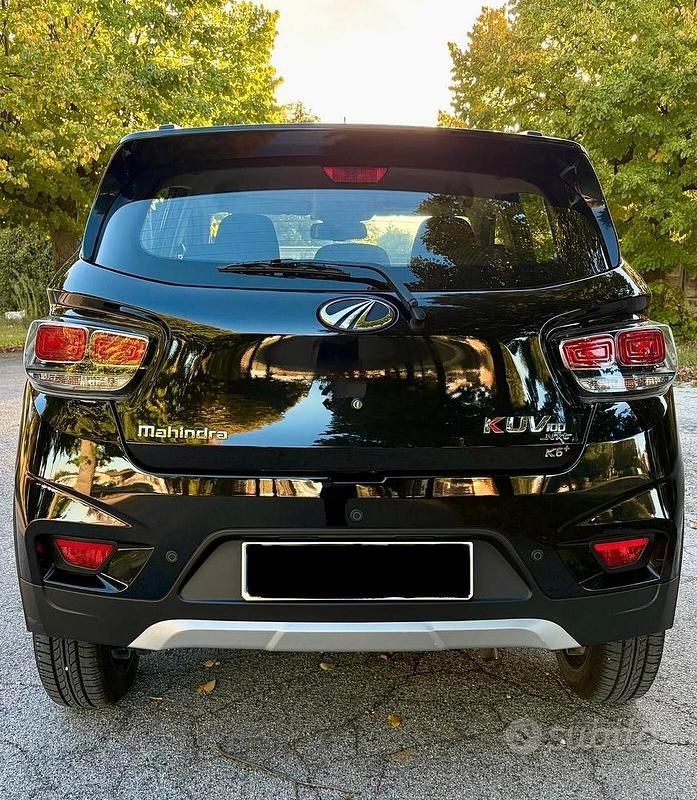 Usata Mahindra KUV100 87 CV (63 kW) 2023 Nero SUV