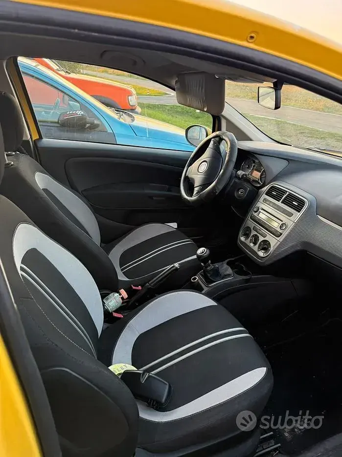 Usata Fiat Grande Punto 95 CV (69 kW) 2008 Giallo Utilitaria