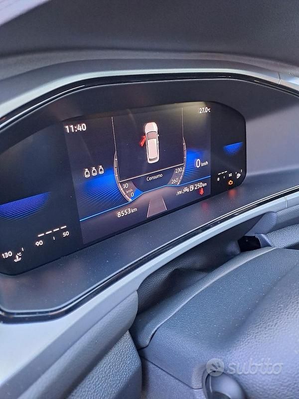 Usata VW T-Roc 150 CV (110 kW) 2024 Grigio SUV