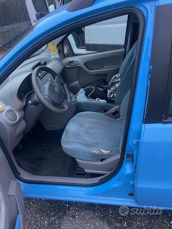 Usata Fiat Panda Active 54 CV (39 kW) 2003 Blu Utilitaria