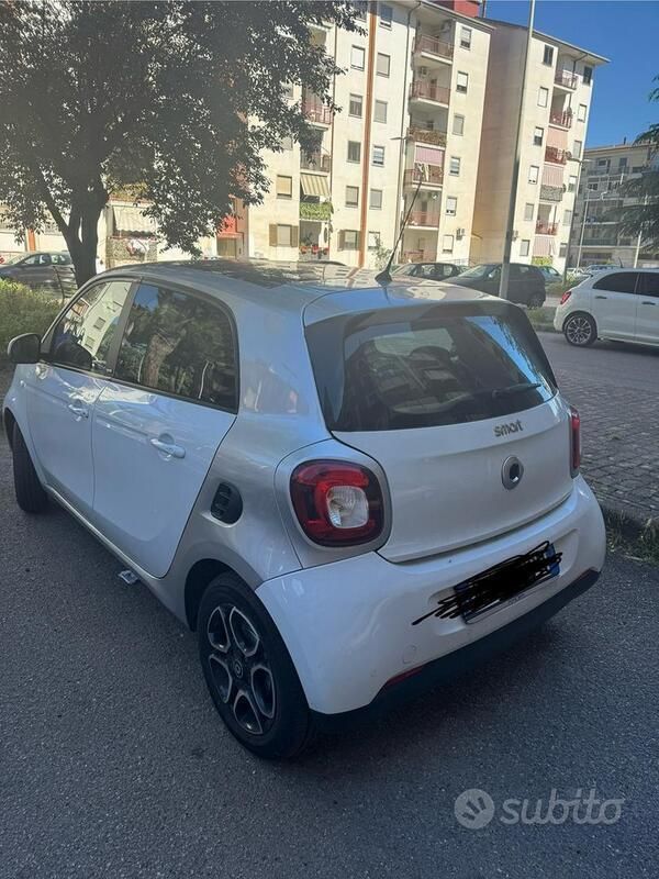 Usata Smart ForFour 71 CV (52 kW) 2017 Bianco Utilitaria