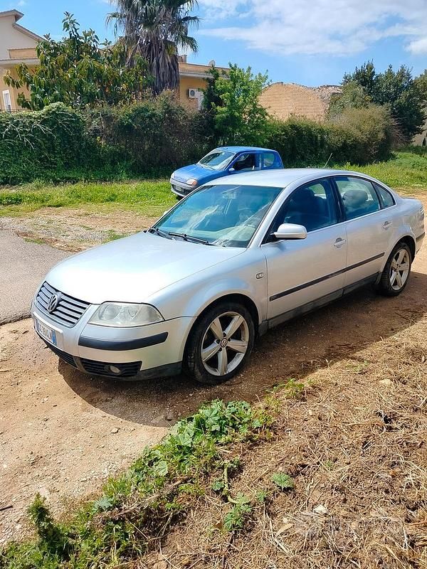 Usata VW Passat 130 CV (95 kW) 2002 Grigio Berlina