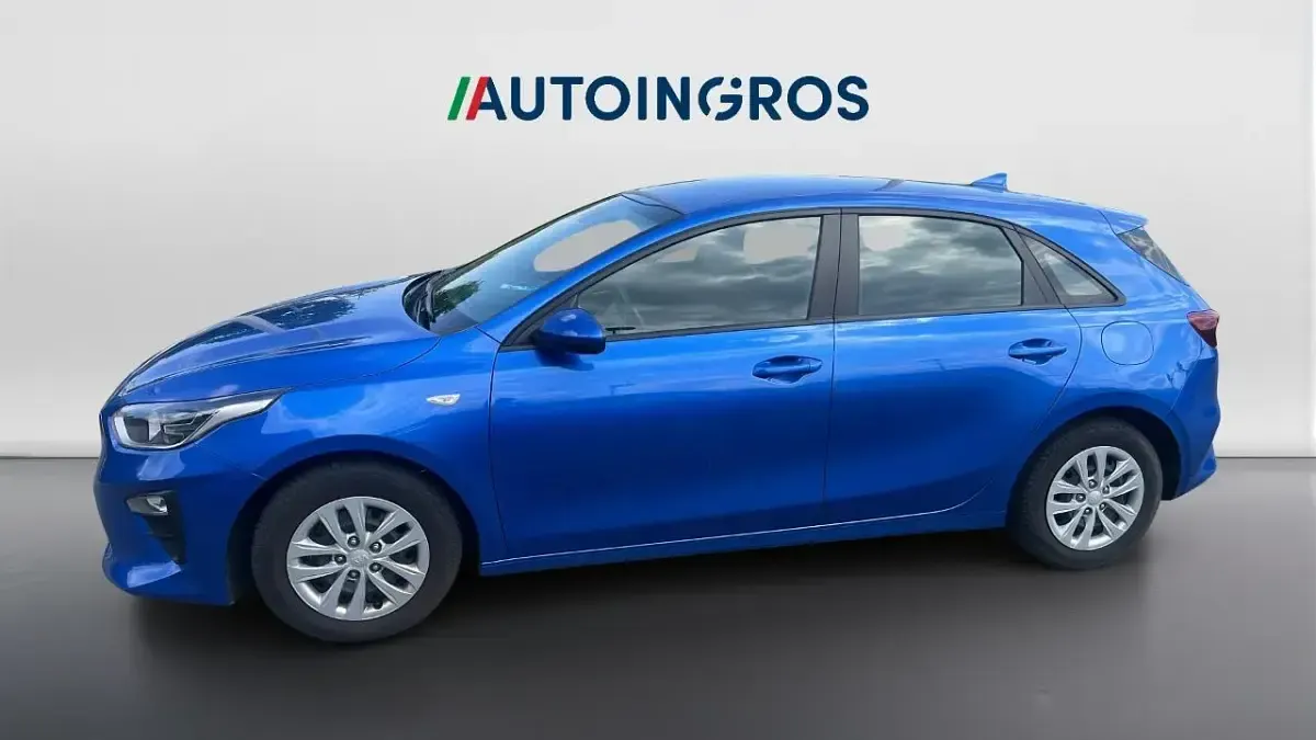 Begagnad Kia Ceed 99 HK (72 kW) 2021 Blå Halvkombi