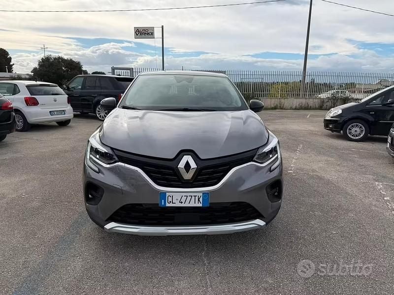 Usata Renault Captur Techno 91 CV (66 kW) 2022 Grigio SUV