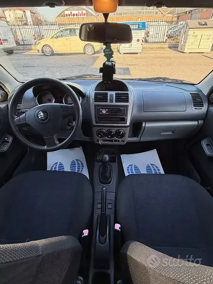 Usata Suzuki Ignis GL 99 CV (72 kW) 2008 Nero Utilitaria