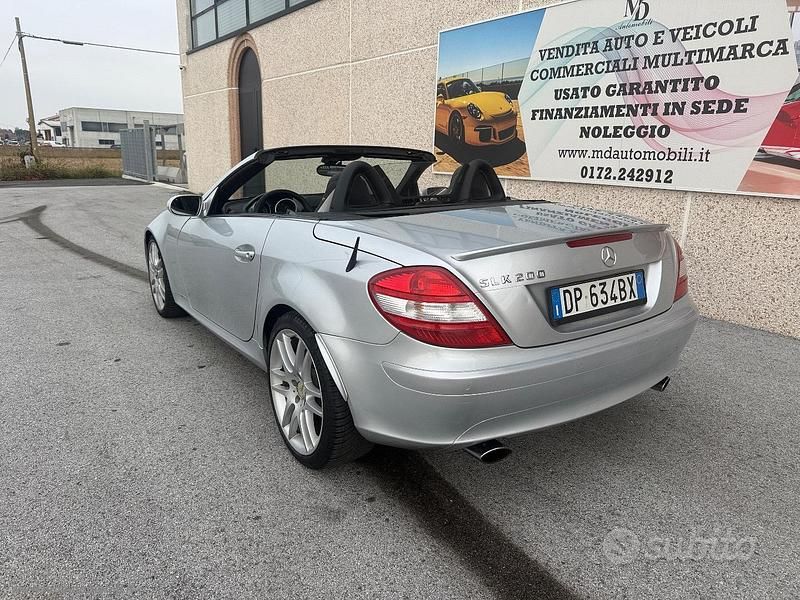 Usata Mercedes SLK200 AMG 184 CV (135 kW) 2008 Argento Cabrio