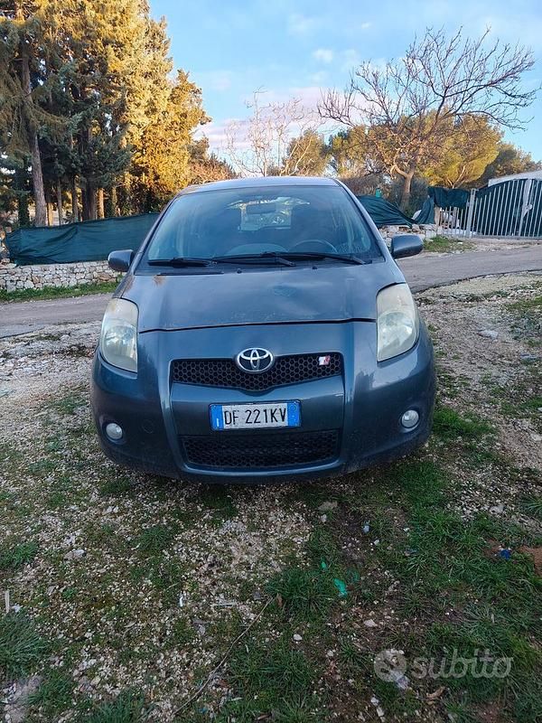 Usata Toyota Yaris 133 CV (97 kW) 2008 Grigio Berlina