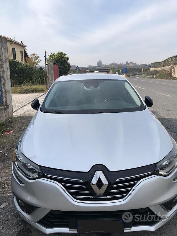 Grigio Usata 2016 Renault Mégane IV Bose Edition Berlina | 11.000 € (Molto cara) - Immagine 1/4