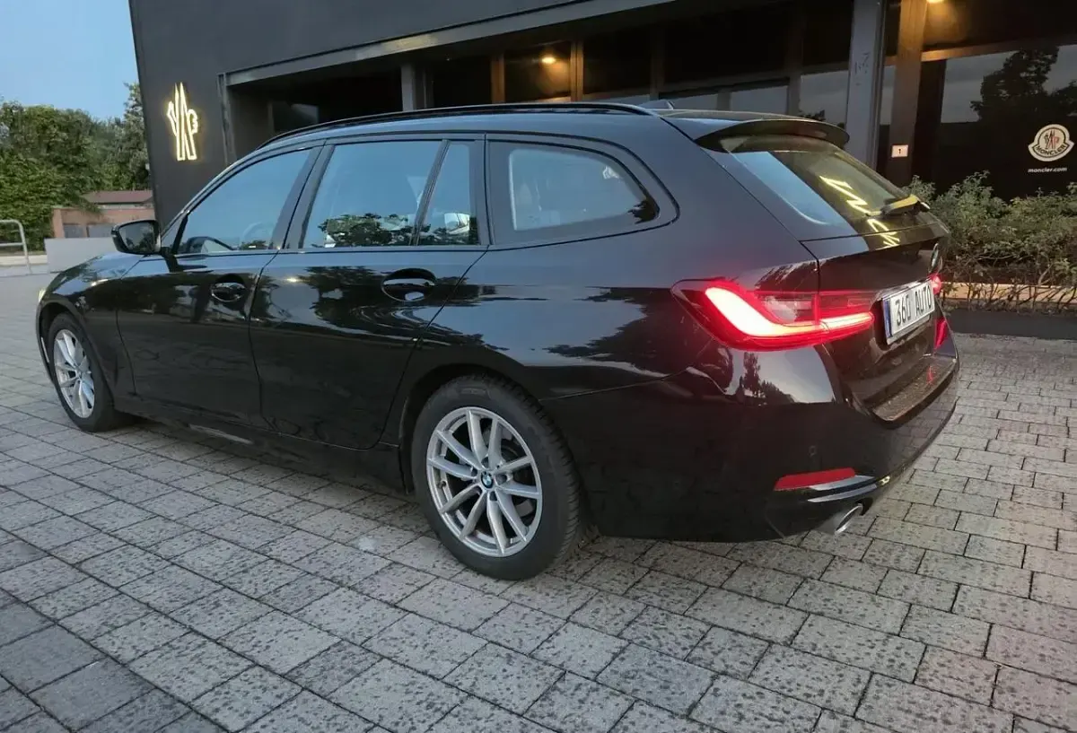 Usata BMW 318 M Sport 149 CV (109 kW) 2022 Nero Station wagon