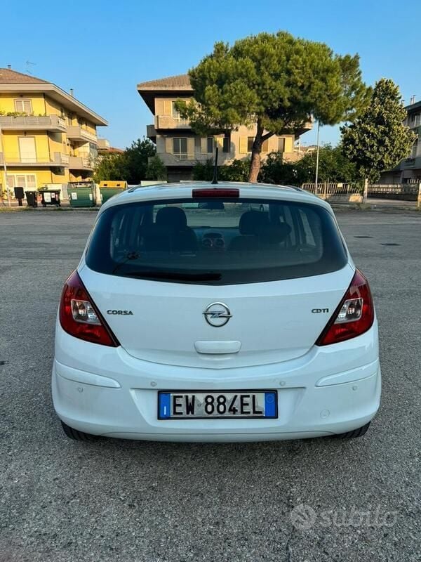 Bianco Usata 2014 Opel Corsa Sport Due volumi | 4500 € (Buon prezzo) - Immagine 1/4