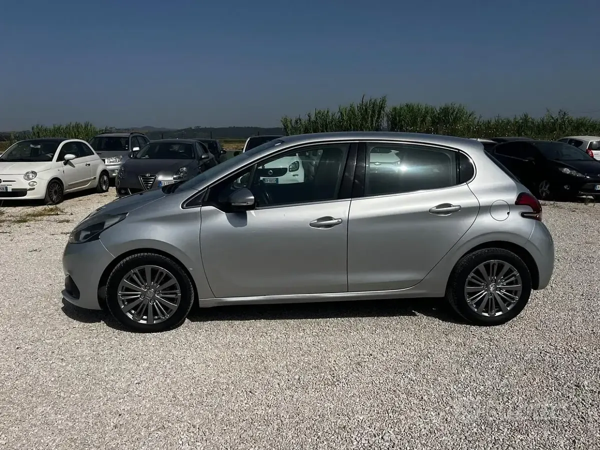 Usata Peugeot 208 Active 75 CV (55 kW) 2016 Grigio Utilitaria