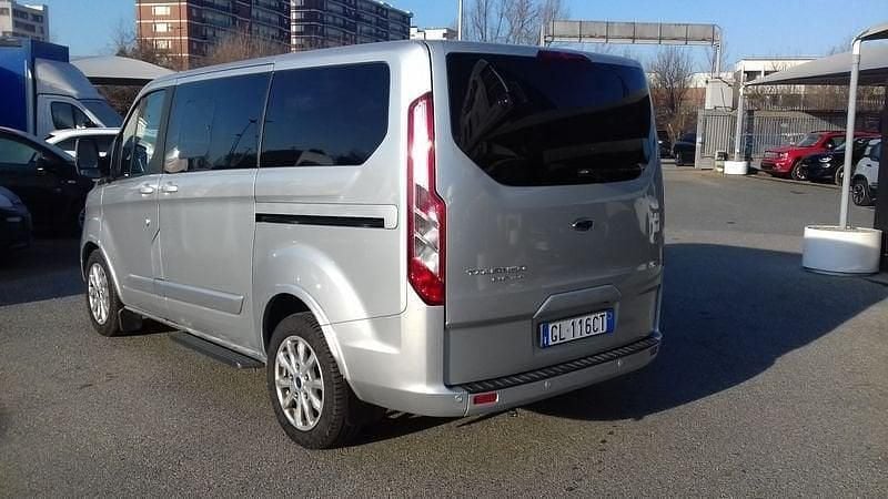 Usata Ford Tourneo Titanium 130 CV (95 kW) 2022 Grigio Monovolume