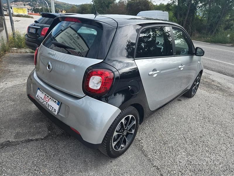 Usata Smart ForFour Passion 70 CV (51 kW) 2015 Grigio Utilitaria