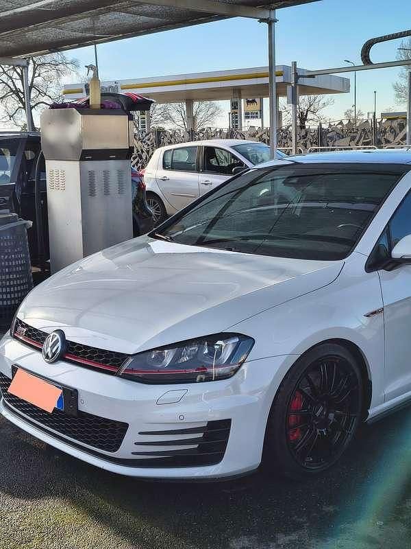 Usata VW Golf VII GTI 230 CV (169 kW) 2016 Berlina