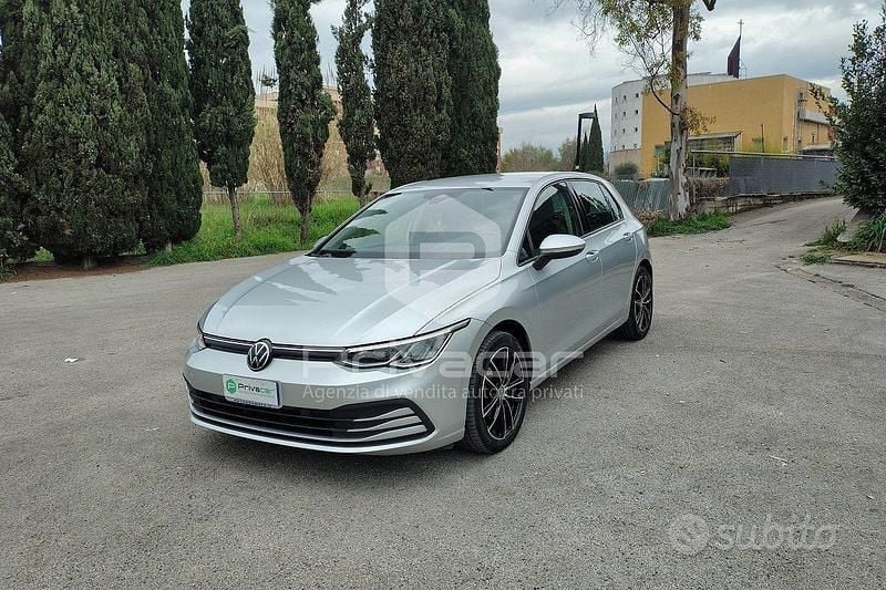 Usata VW Golf VII Life 115 CV (84 kW) 2021 Grigio Utilitaria