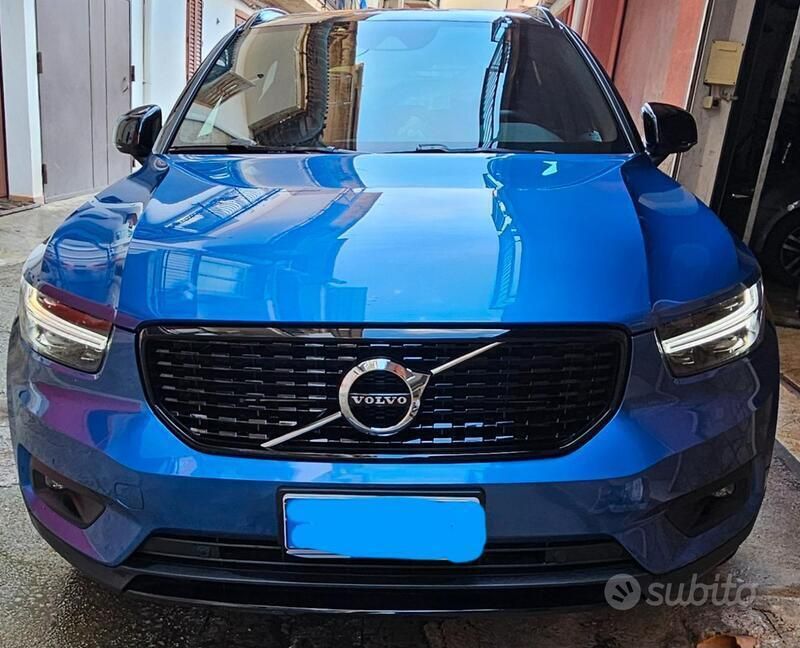 Usata Volvo XC40 R-Design 180 CV (132 kW) 2021 Blu SUV