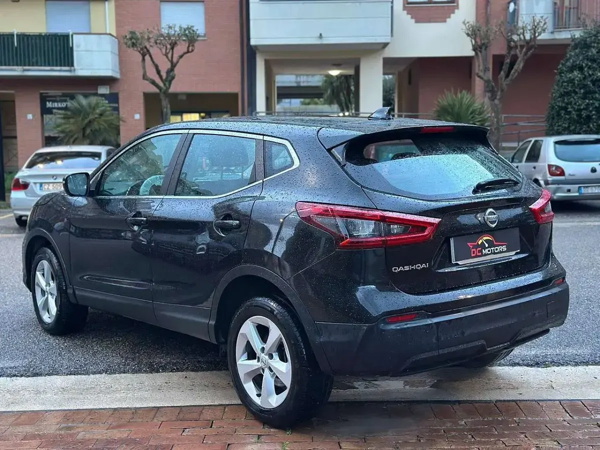 Usata Nissan Qashqai Acenta 116 CV (85 kW) 2019 Nero SUV