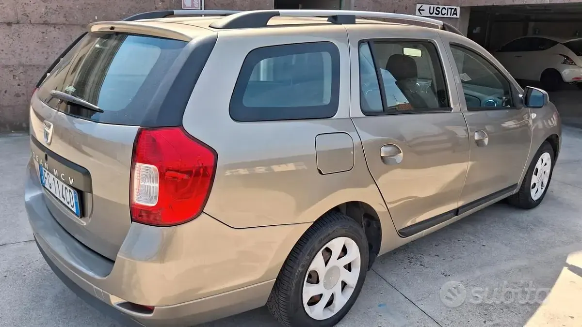 Usata Dacia Logan MCV 75 CV (55 kW) 2015 Giallo Station wagon