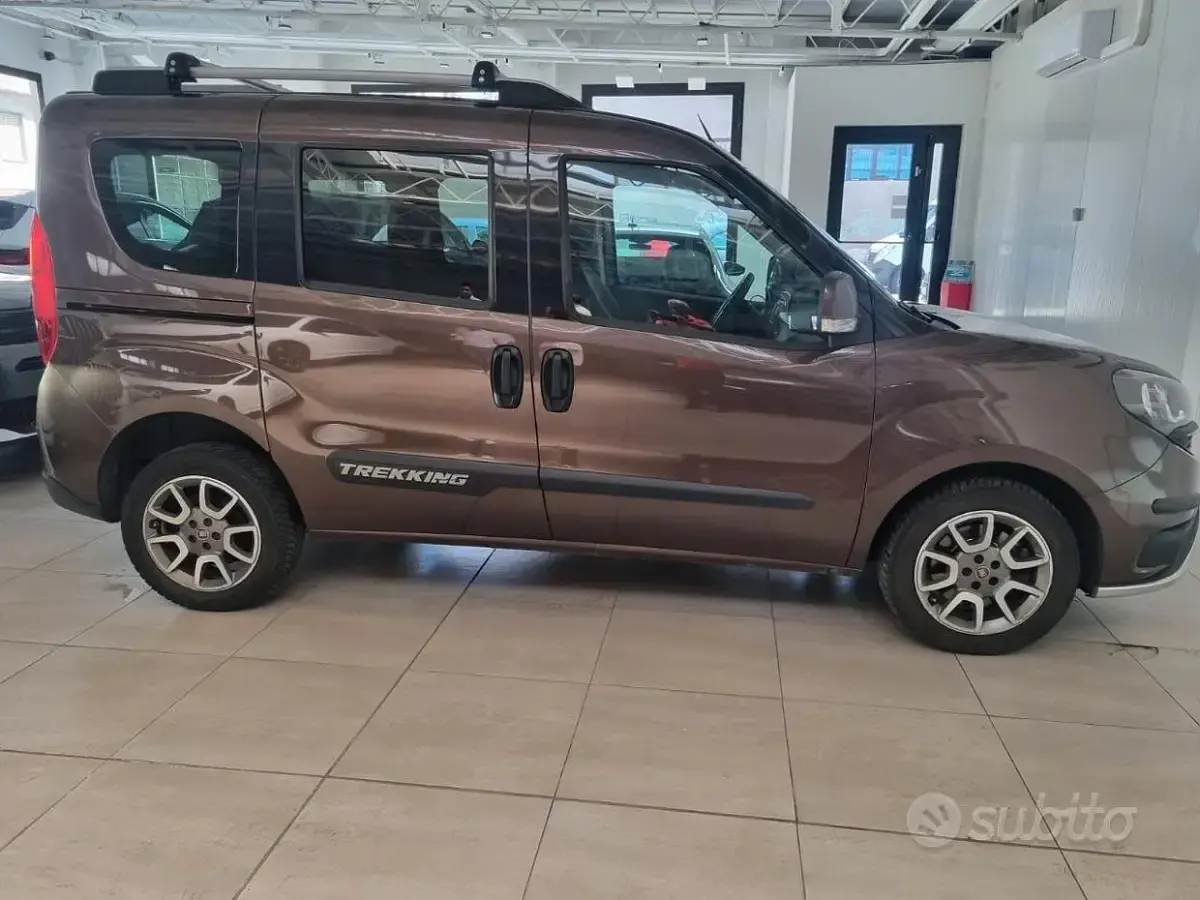 Usata Fiat Doblò Trekking 120 CV (88 kW) 2018 Marrone Monovolume
