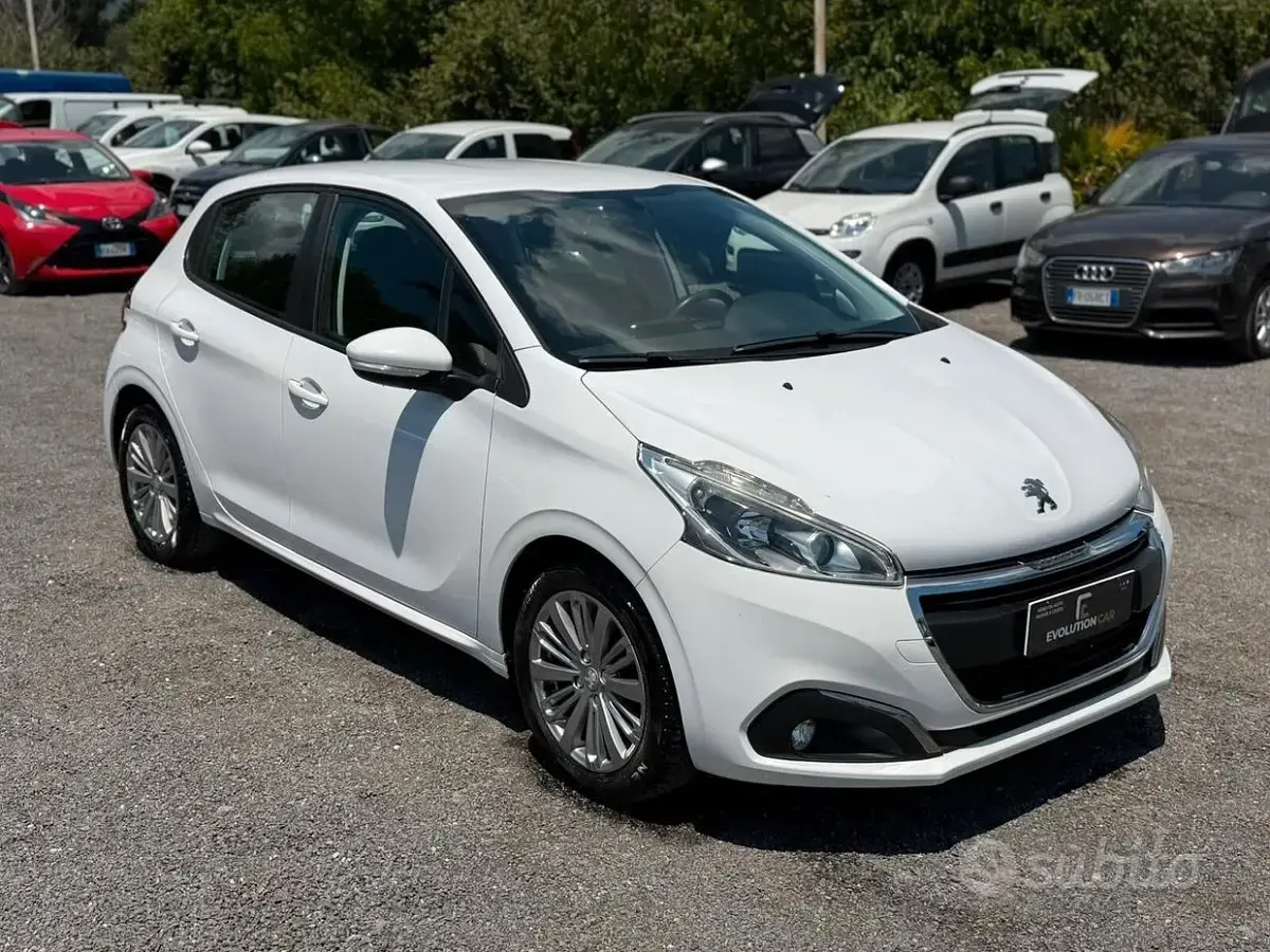 Usata Peugeot 208 Active 82 CV (60 kW) 2018 Bianco Utilitaria