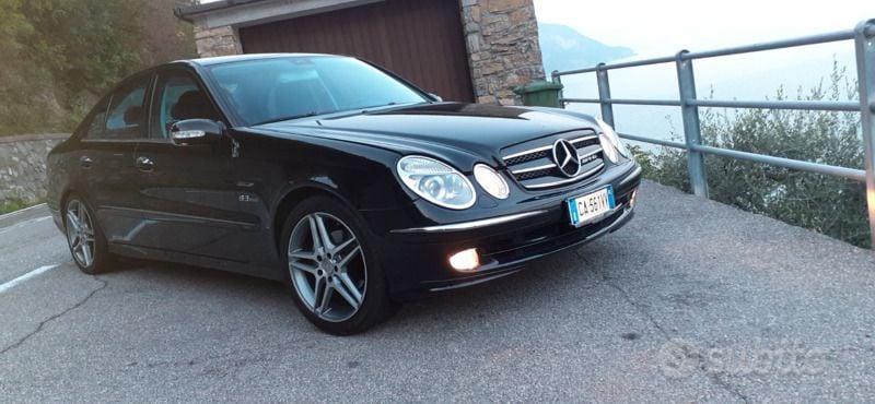 Usata Mercedes E240 177 CV (130 kW) 2002 Nero Berlina
