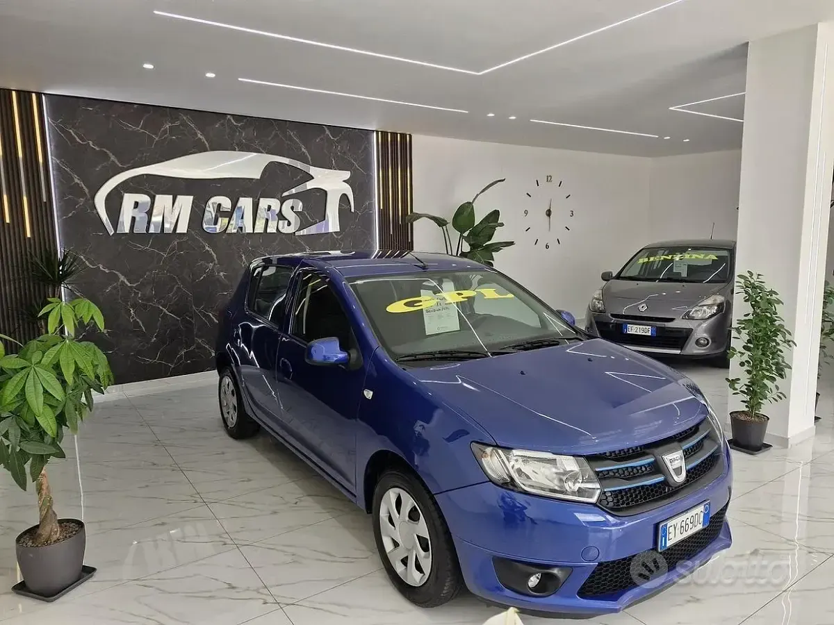Usata Dacia Sandero Lauréate 75 CV (55 kW) 2015 Blu Utilitaria