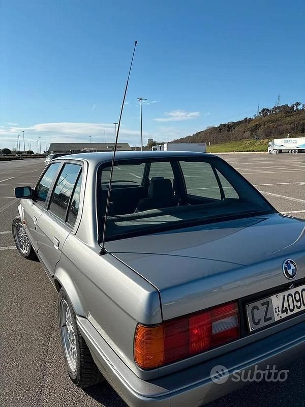 Usata BMW 318 1988 Grigio Berlina