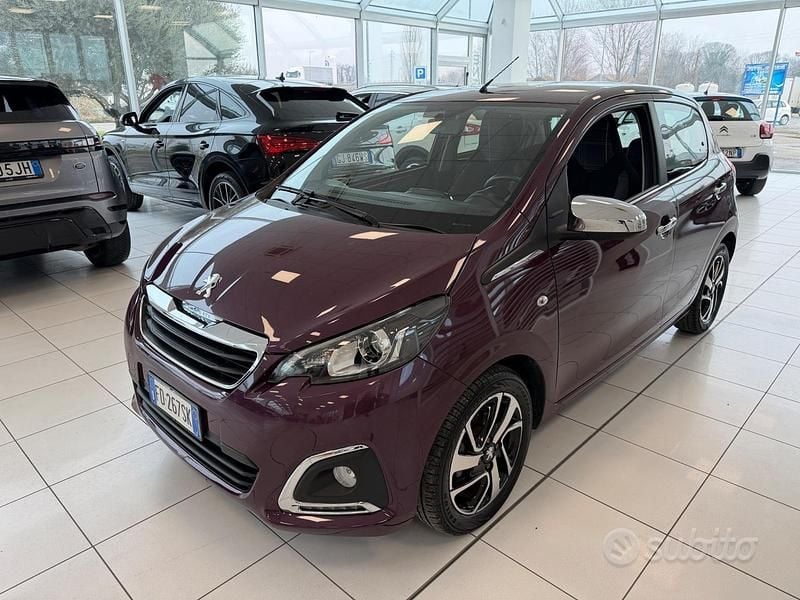 Red purple metallizzato Usata 2016 Peugeot 108 Allure Due volumi | 7500 € (Buon prezzo) - Immagine 1/4