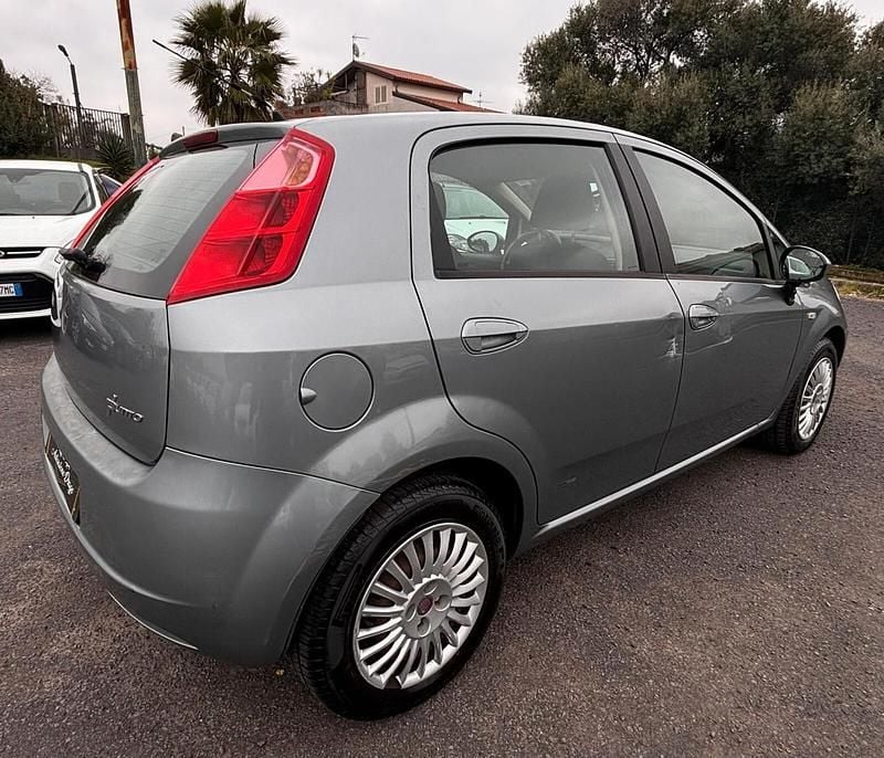 Usata Fiat Grande Punto Active 65 CV (47 kW) 2008 Grigio Utilitaria