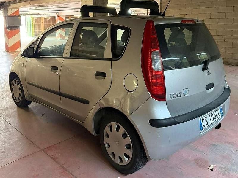 Usata Mitsubishi Colt Instyle 95 CV (69 kW) 2005 Argento Utilitaria
