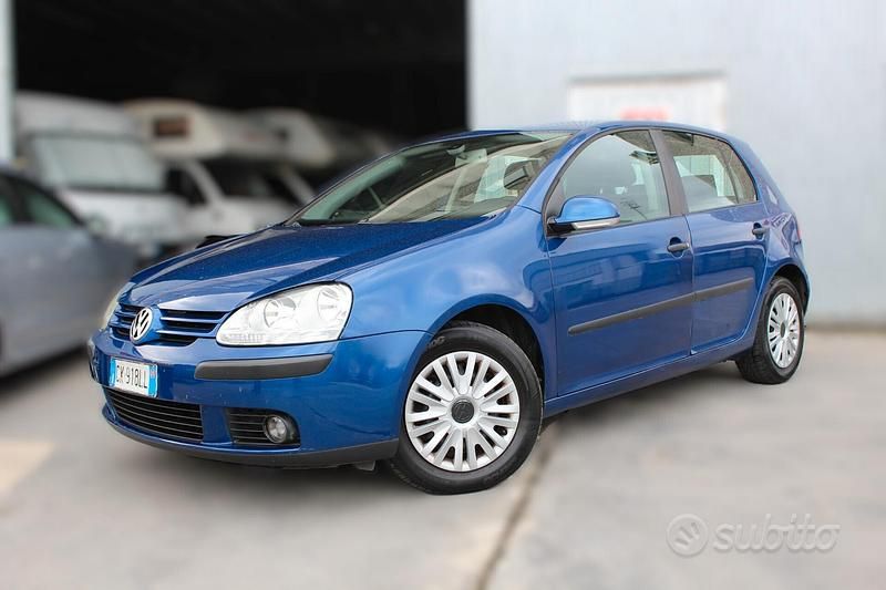 Blu Usata 2004 VW Golf IV Comfortline Tre volumi | 2500 € (Buon prezzo) - Immagine 1/4