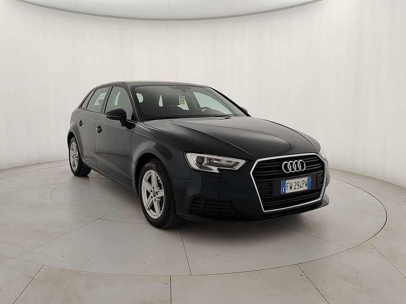 Blu/azzurro Usata 2019 Audi A3 Business Tre volumi | 16.900 € (Super prezzo) - Immagine 1/4