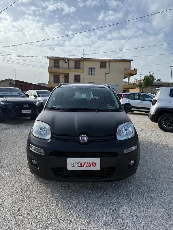 Usata Fiat Panda Lounge 69 CV (50 kW) 2015 Nero Utilitaria