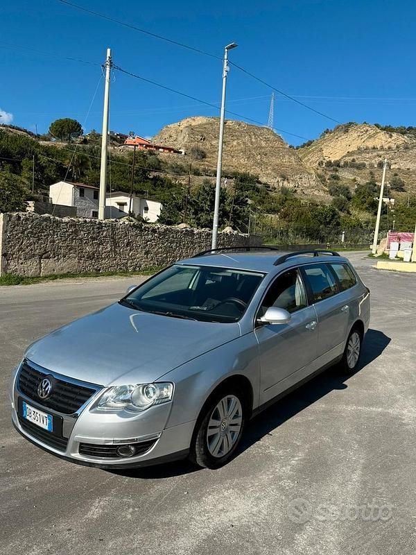 Grigio Usata 2007 VW Passat Station wagon | 1899 € (Super prezzo) - Immagine 1/4