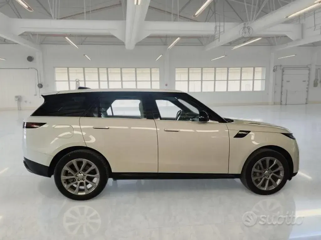 Usata Land Rover Range Rover Sport SE Dynamic 249 CV (183 kW) 2023 Bianco SUV