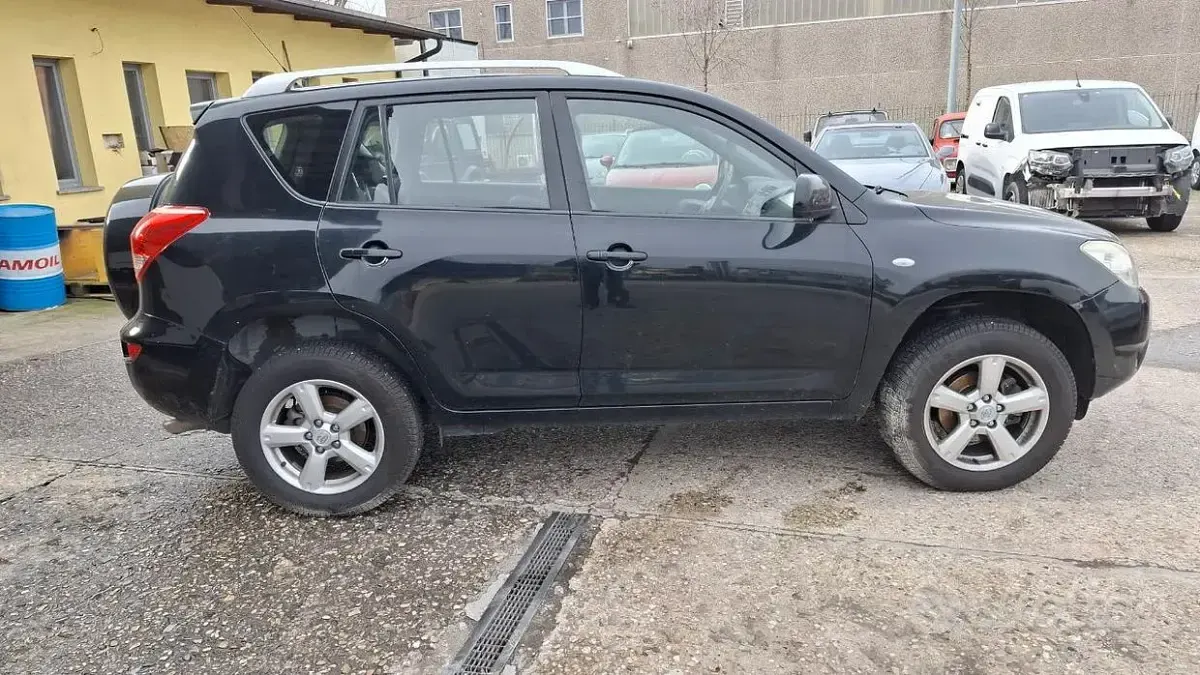 Usata Toyota RAV4 Luxury 152 CV (111 kW) 2007 Nero SUV