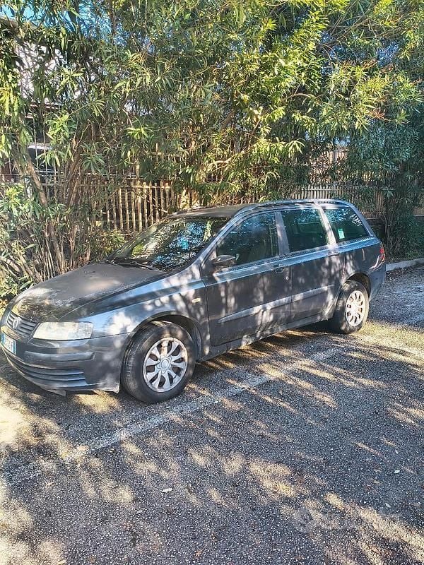 Usata Fiat Stilo 101 CV (74 kW) 2004 Grigio Station wagon