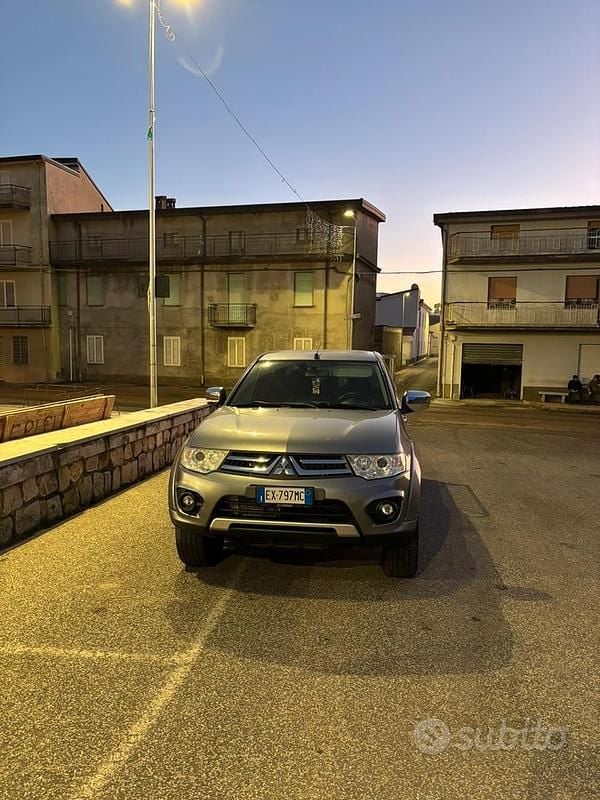 Usata Mitsubishi L200 2014 Grigio Pick-up