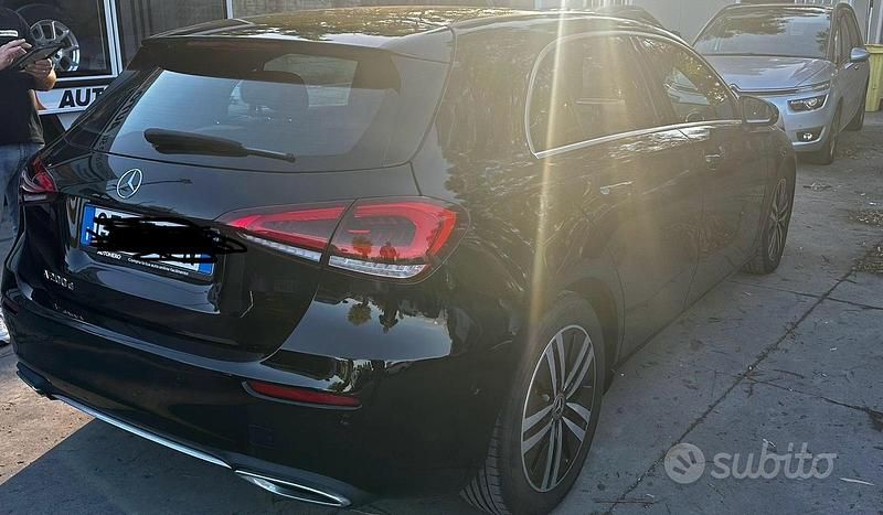 Usata Mercedes A200 150 CV (110 kW) 2021 Nero Berlina