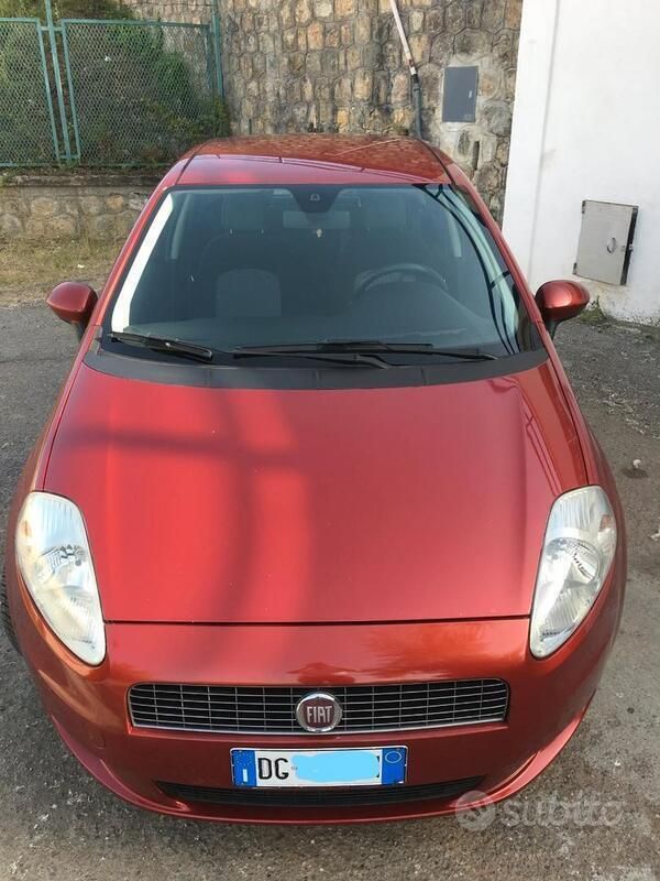 Usata Fiat Grande Punto Emotion 90 CV (66 kW) 2007 Rosso Utilitaria
