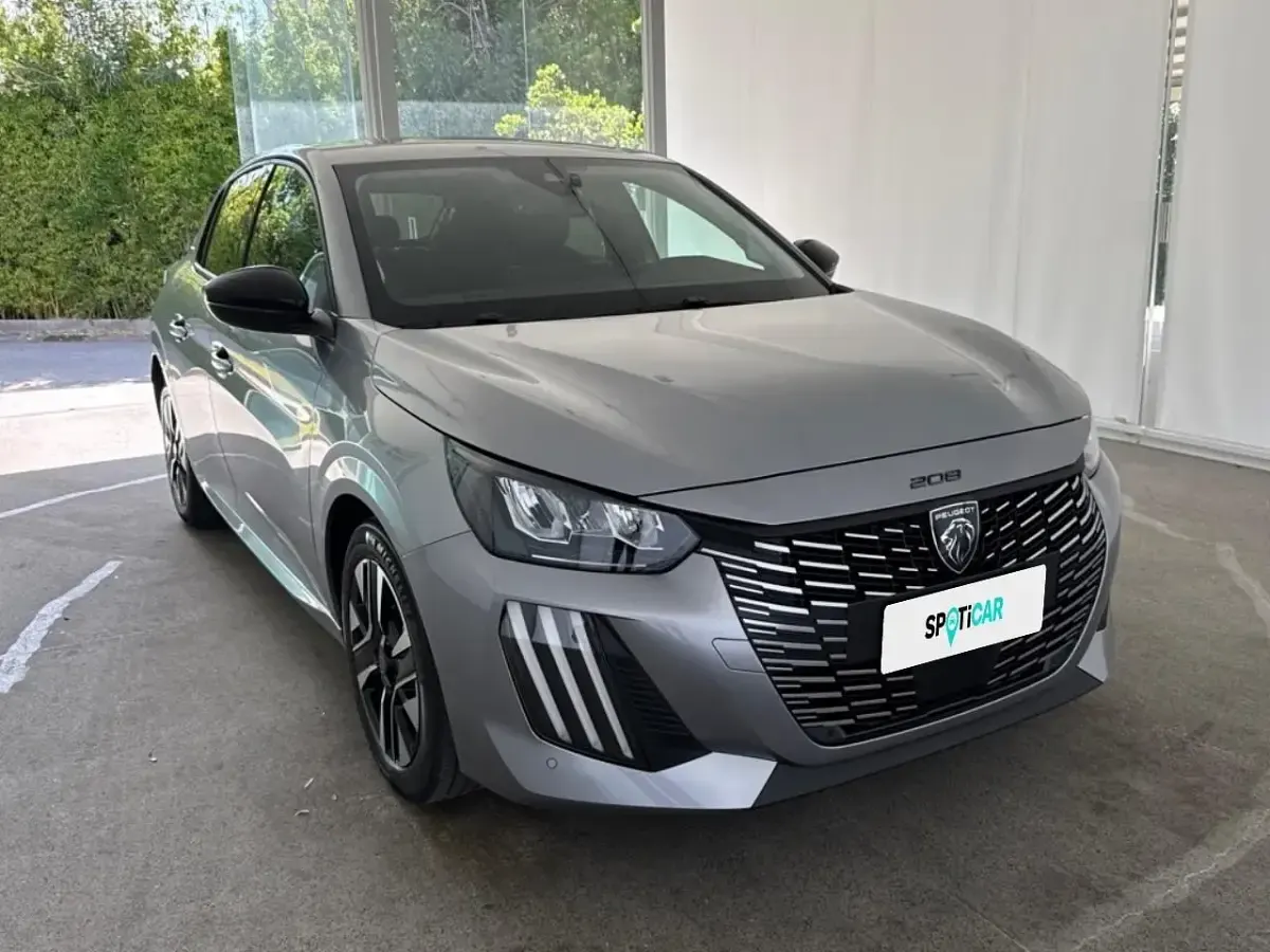 Usata Peugeot 208 Allure 102 CV (75 kW) 2025 Grigio Utilitaria