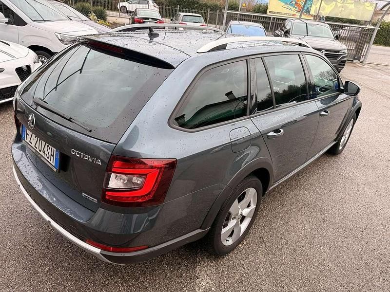 Usata Skoda Octavia 184 CV (135 kW) 2019 Grigio Station wagon