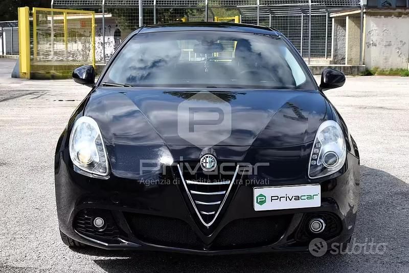 Usata Alfa Romeo Giulietta Distinctive 120 CV (88 kW) 2016 Nero Utilitaria
