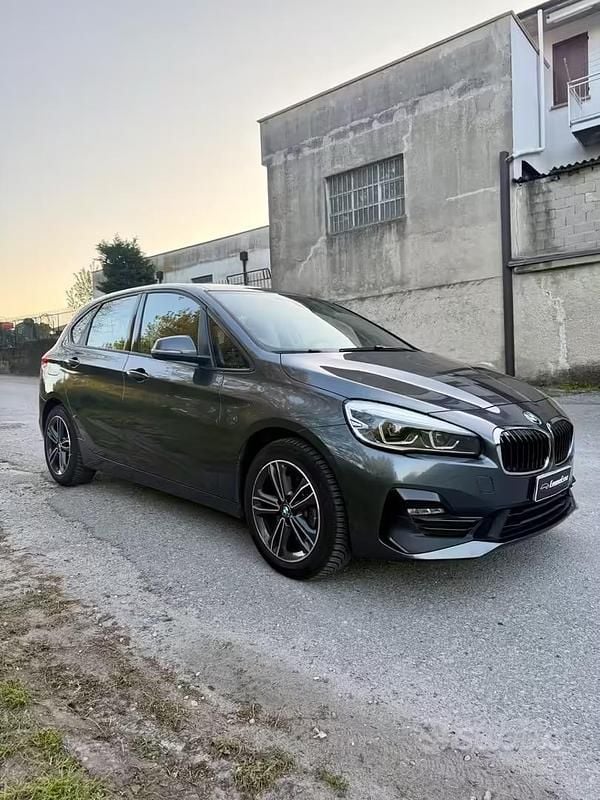Usata BMW 218 Luxury Line 150 CV (110 kW) 2019 Grigio Coupé