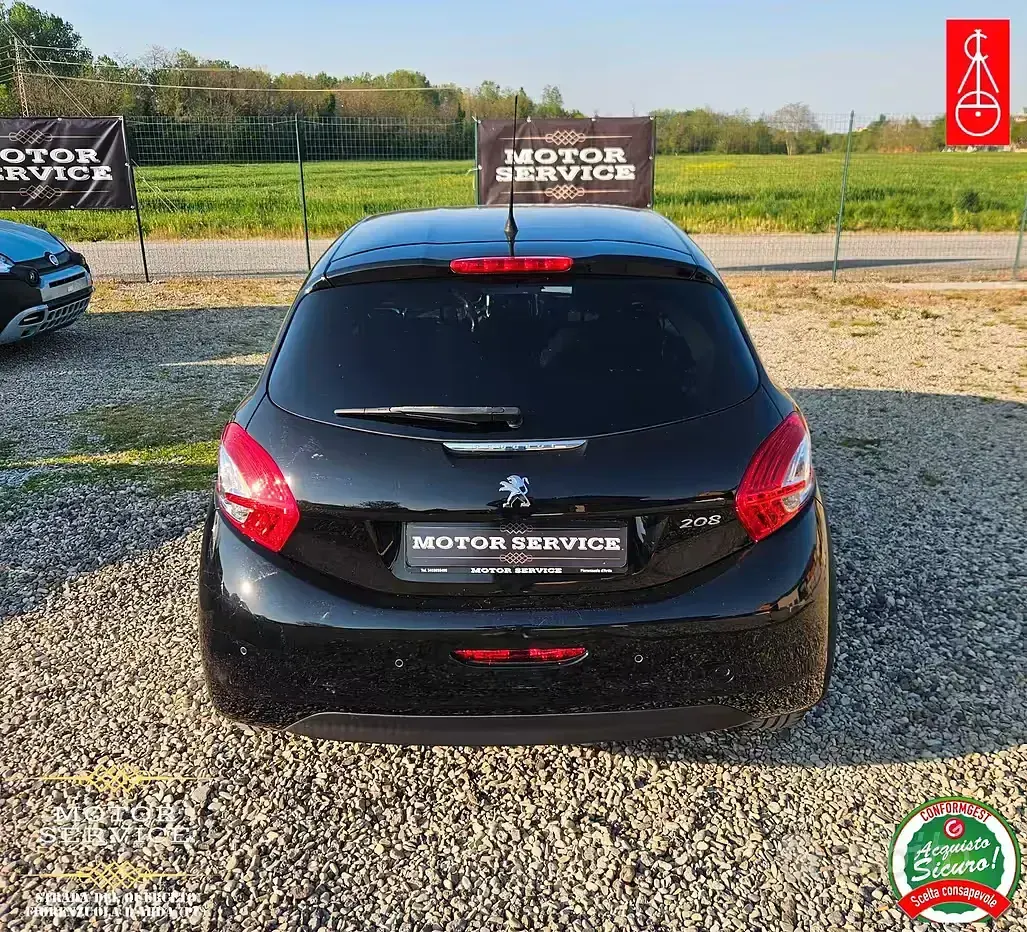 Usata Peugeot 208 82 CV (60 kW) 2016 Nero Utilitaria