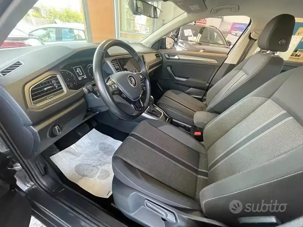 Usata VW T-Roc Business 150 CV (110 kW) 2022 Grigio SUV