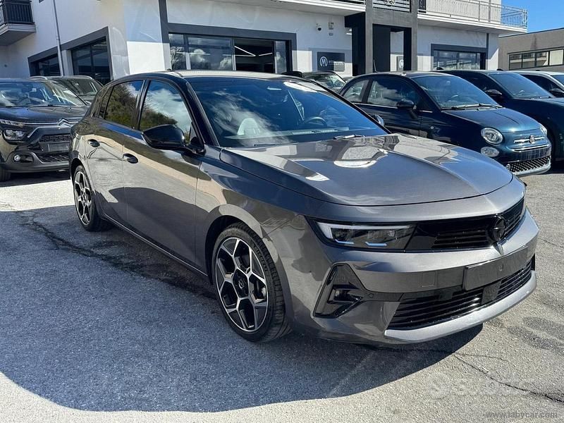 Usata Opel Astra 131 CV (96 kW) 2024 Grigio Berlina