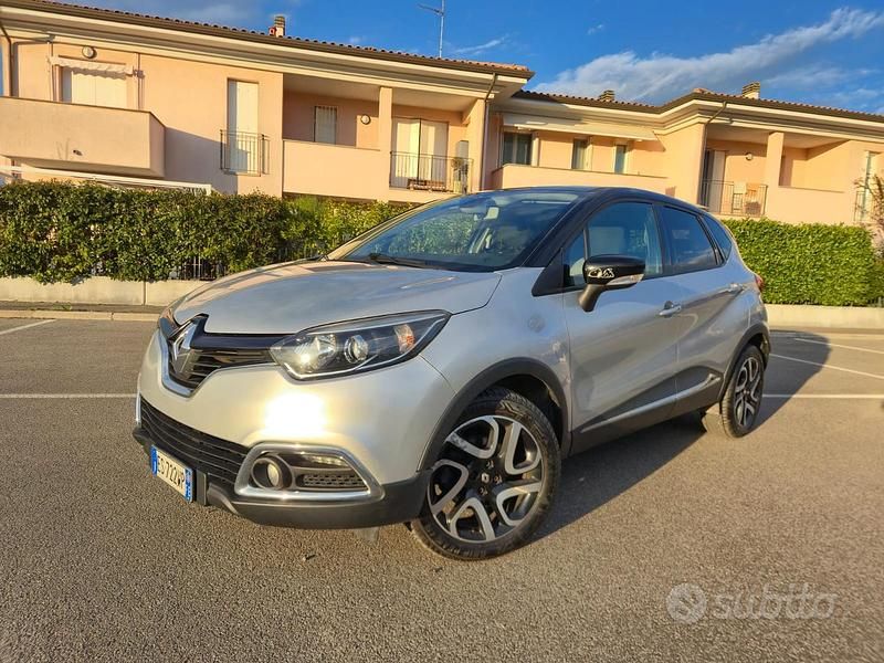 Usata Renault Captur 90 CV (66 kW) 2013 Grigio SUV