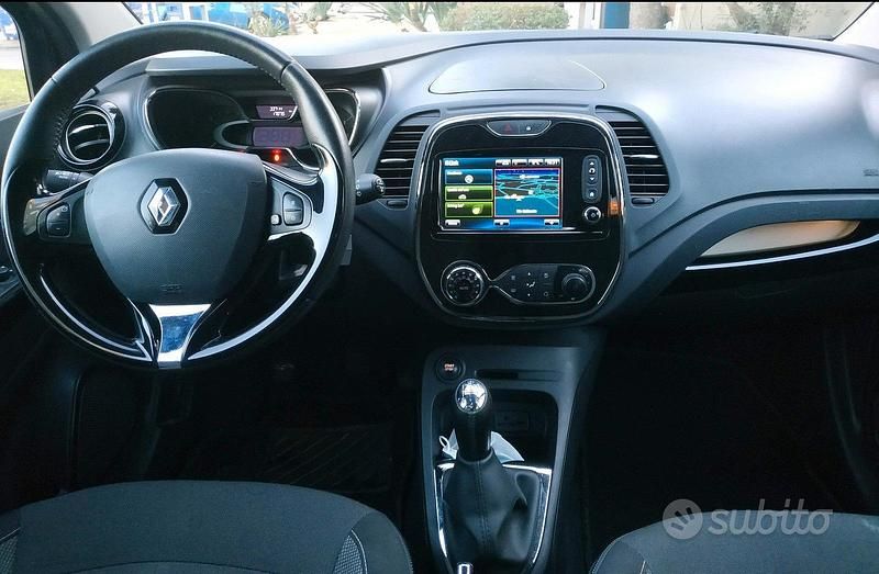 Usata Renault Captur 90 CV (66 kW) 2015 Nero SUV