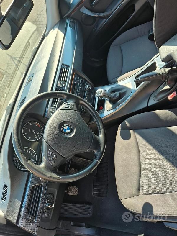 Usata BMW 320 177 CV (130 kW) 2009 Grigio Station wagon